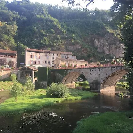 Semesterbostad La Maison De Traverse - Gite De Caractere Cordes Sur Ciel
