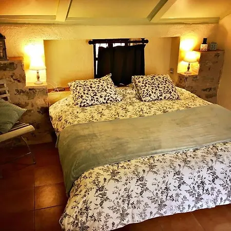 Semesterbostad La Maison De Traverse - Gite De Caractere Cordes Sur Ciel
