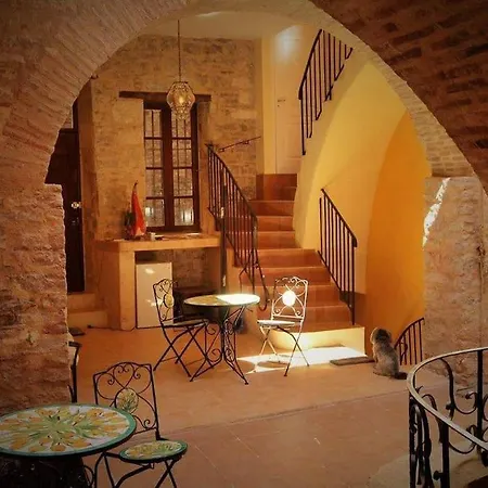 Semesterbostad La Maison De Traverse - Gite De Caractere Cordes Sur Ciel